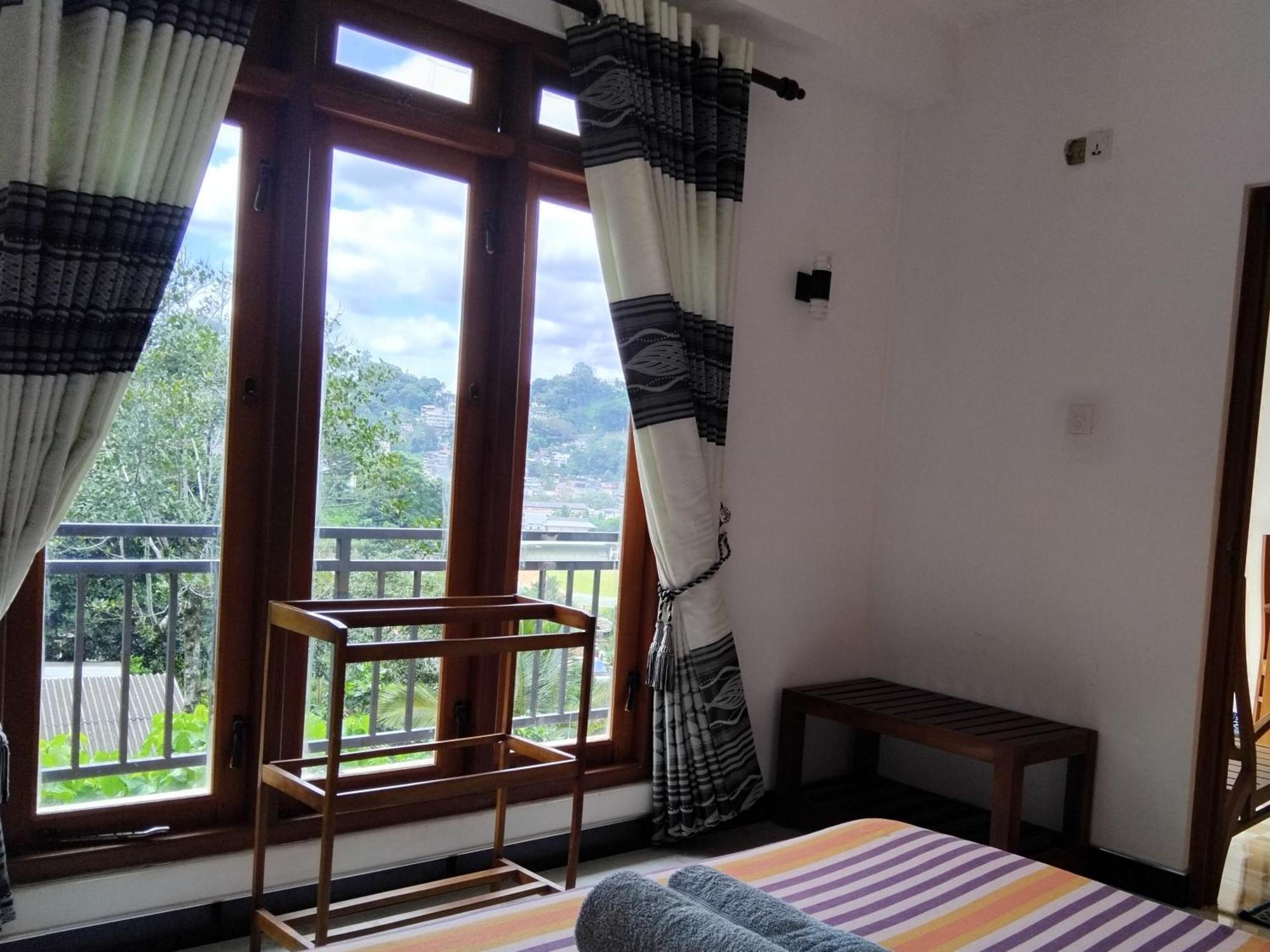 Kelum Homestay Kandy Dış mekan fotoğraf