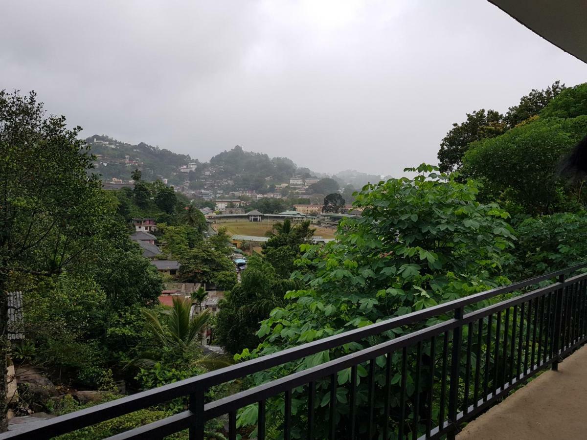 Kelum Homestay Kandy Dış mekan fotoğraf