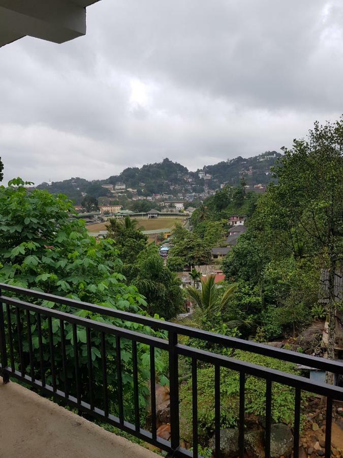 Kelum Homestay Kandy Dış mekan fotoğraf