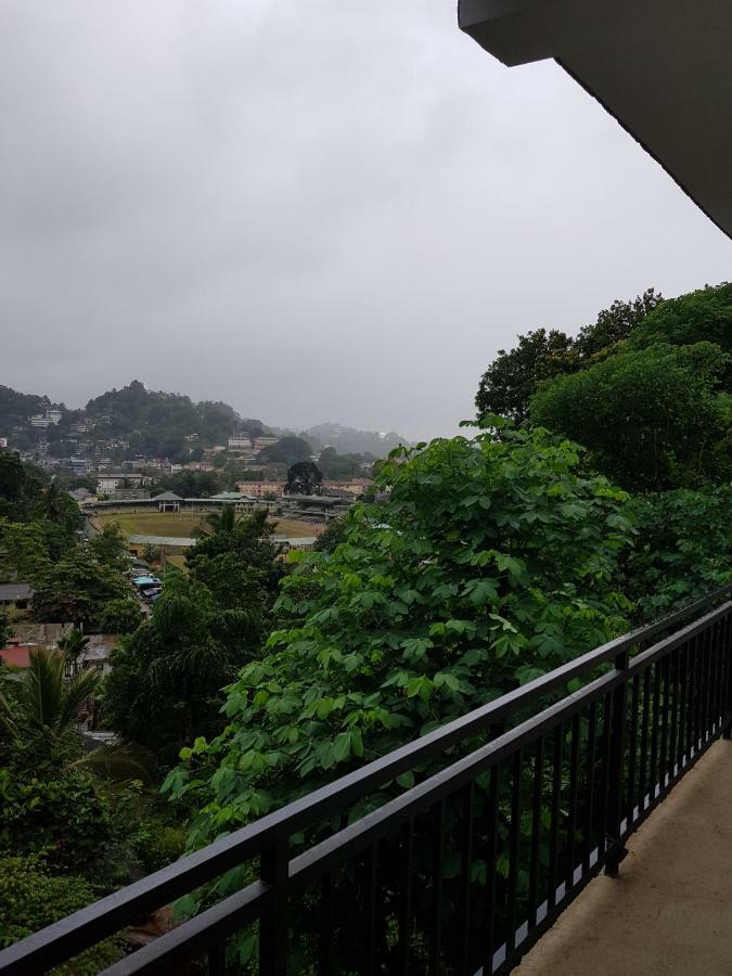 Kelum Homestay Kandy Dış mekan fotoğraf