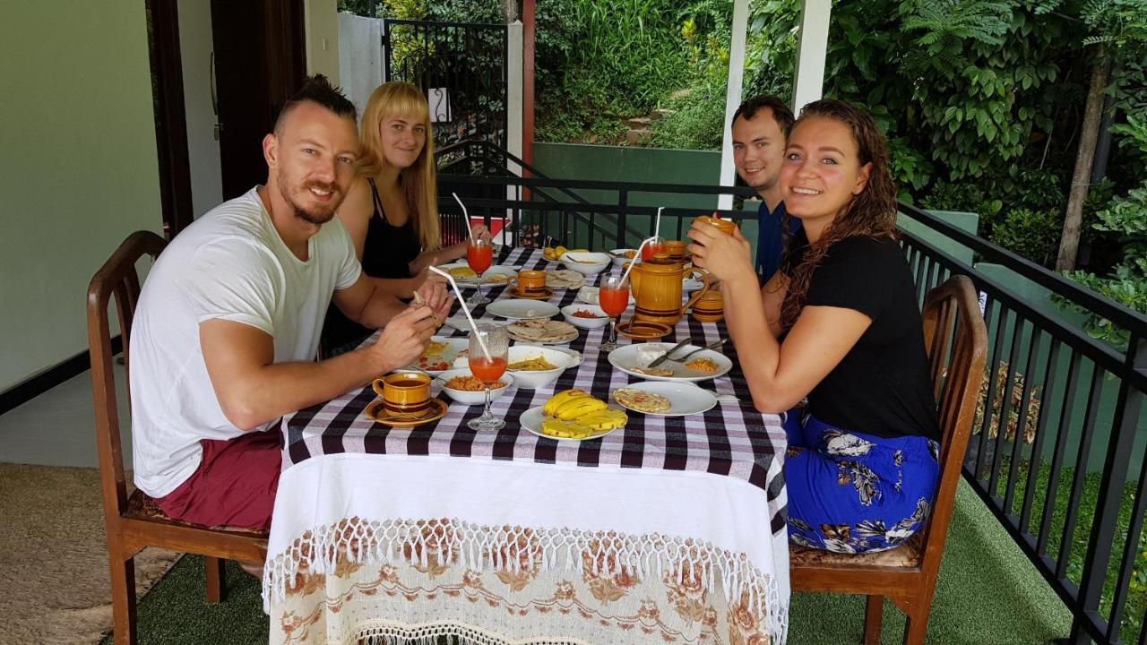Kelum Homestay Kandy Dış mekan fotoğraf